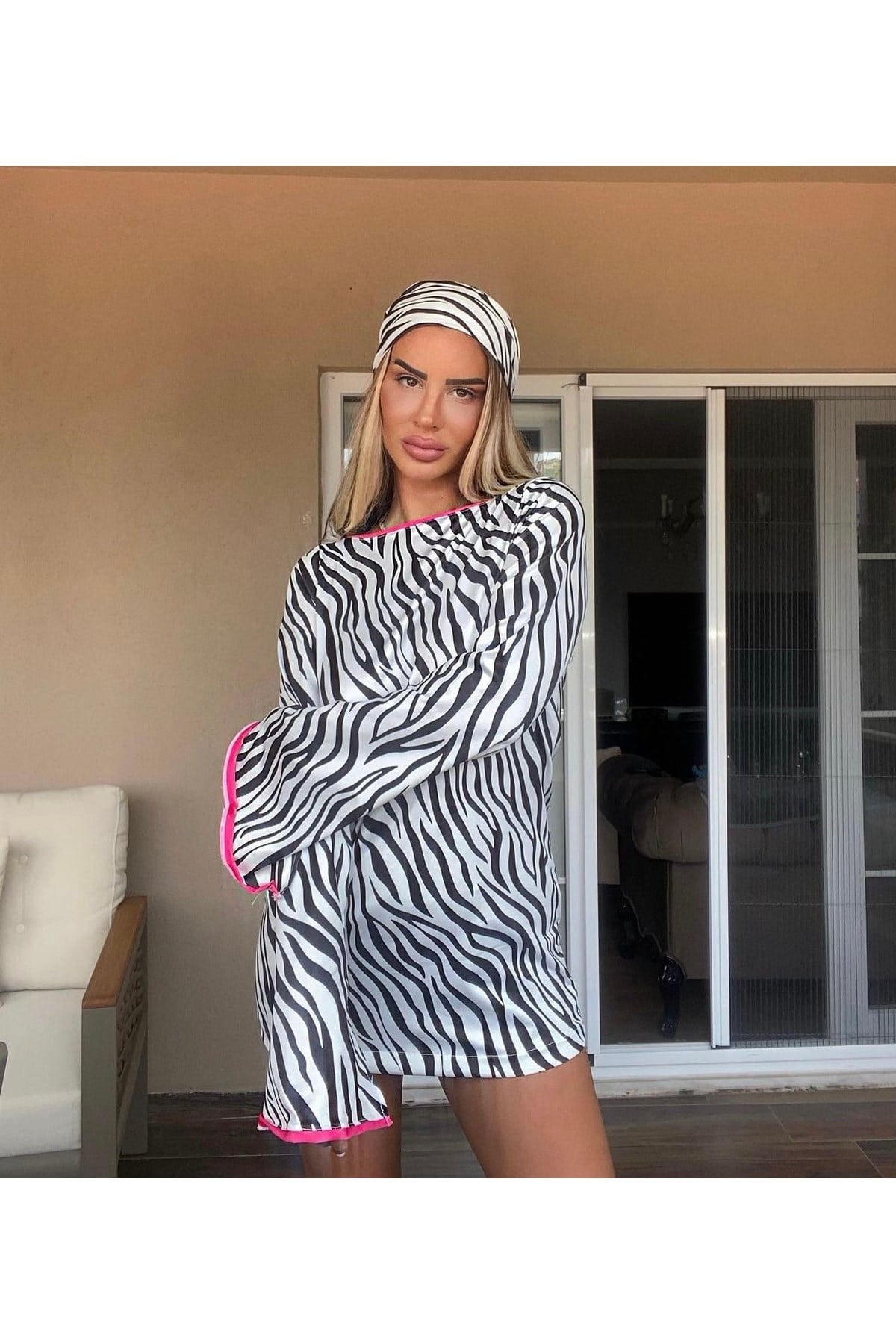 Zebra Desen Sırtı Açık Elbise Ve Bandana