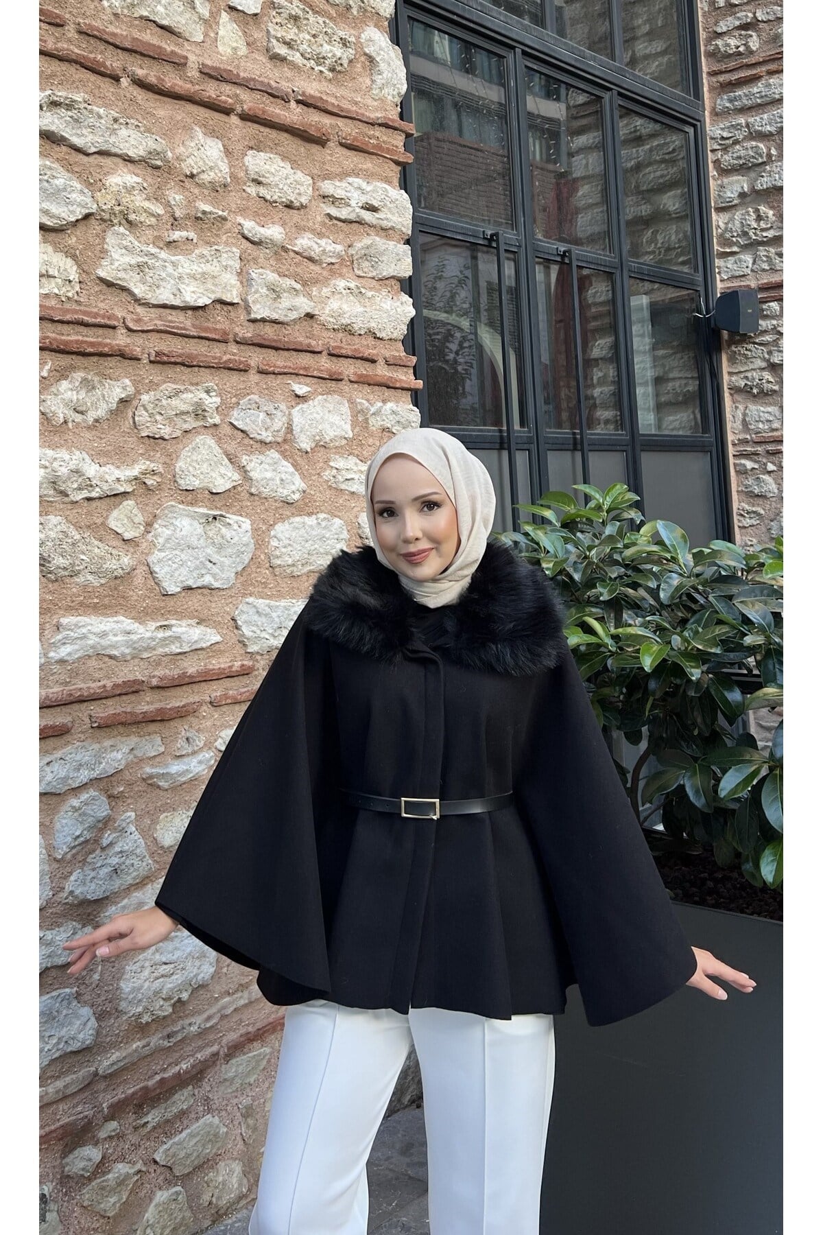 Kürk Yakalı Kaşe Panço