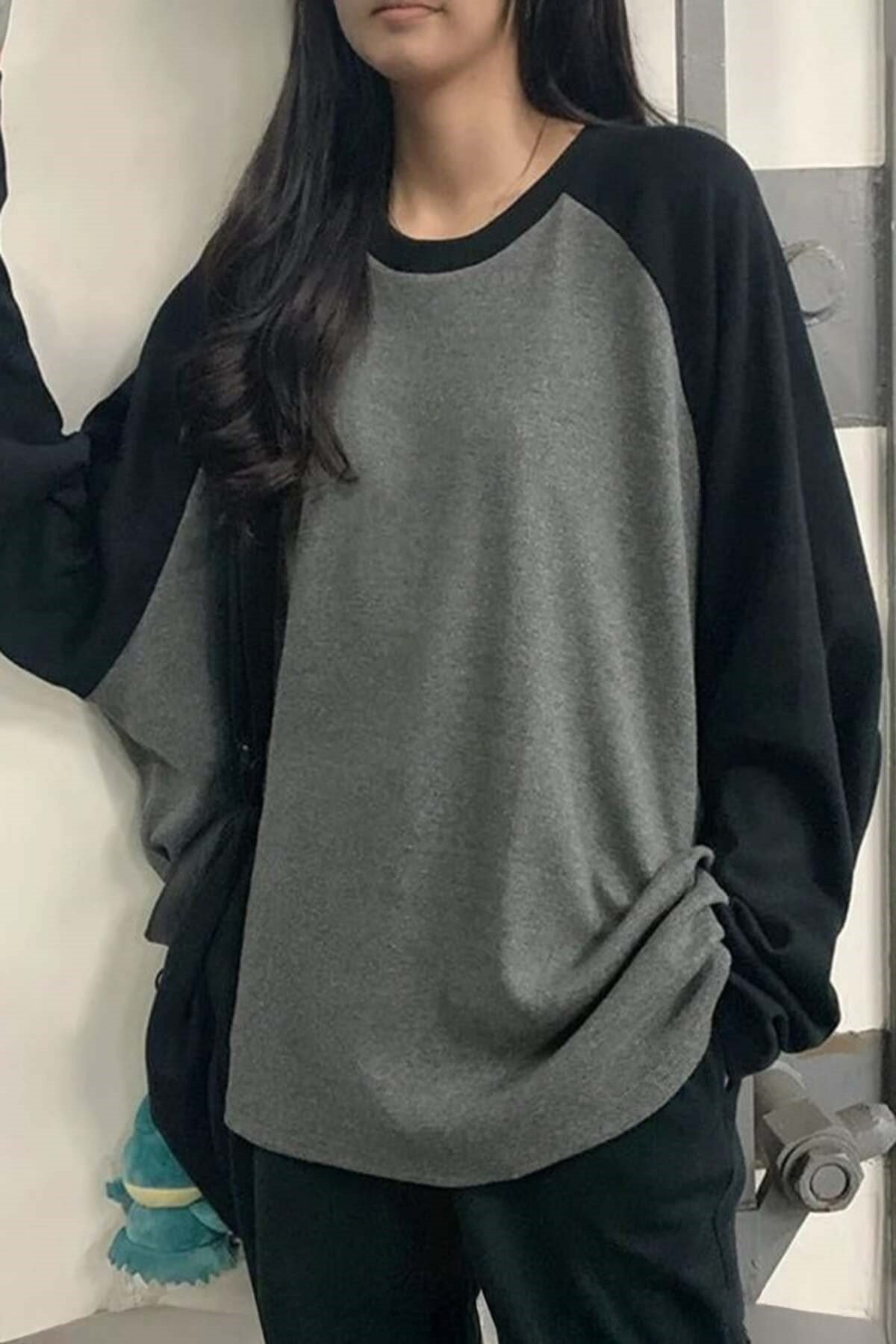 Siyah Raglan Detay Uzun Kollu Tshirt