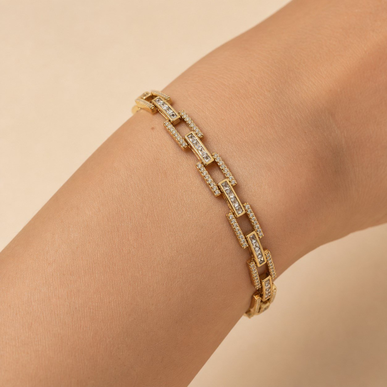 Fashion Gold Renk Şeffaf Taşlı Geometrik Dikdörtgen Kadın Bileklik