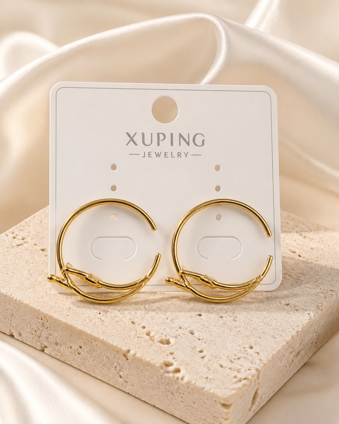 Xuping Kıvrımlı Detaylı Büyük Gold Halka Küpe