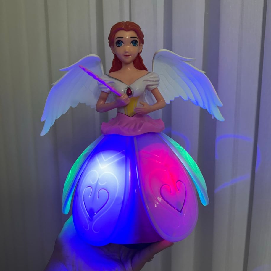 Işıklı Kanatlı Dönen Barbie