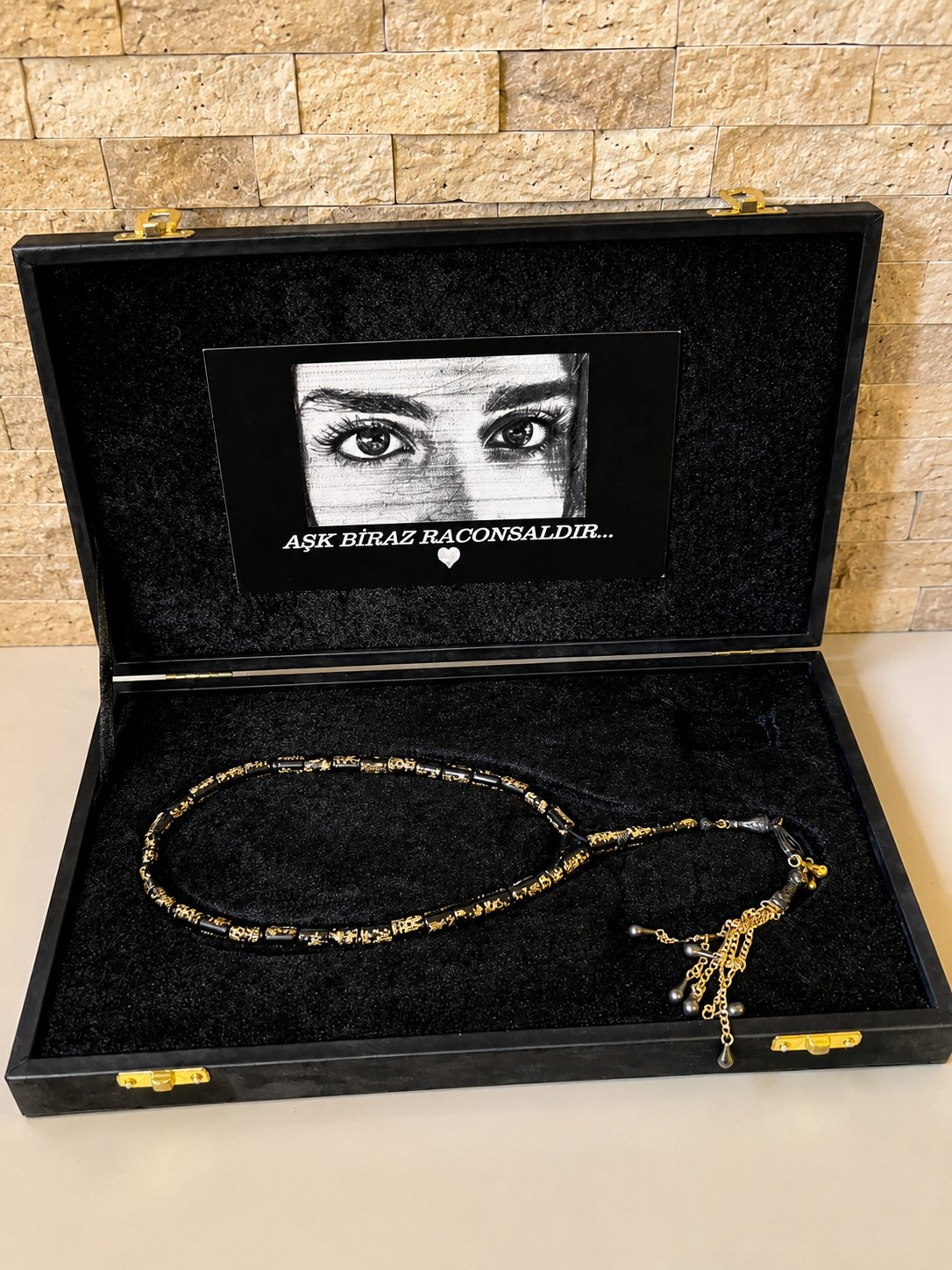 Kişiye Özel Kadife Kutu Ve Golden Rosary Tesbih (Siyah)