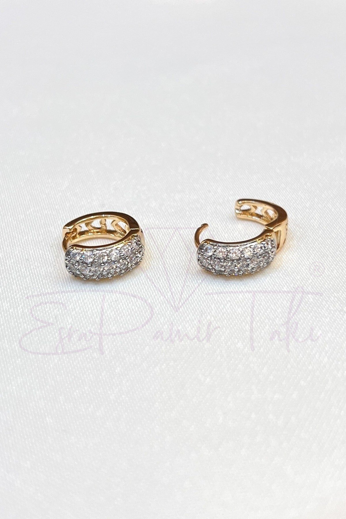 Zirkon Taşlı Rose Gold Renk Çelik Küpe