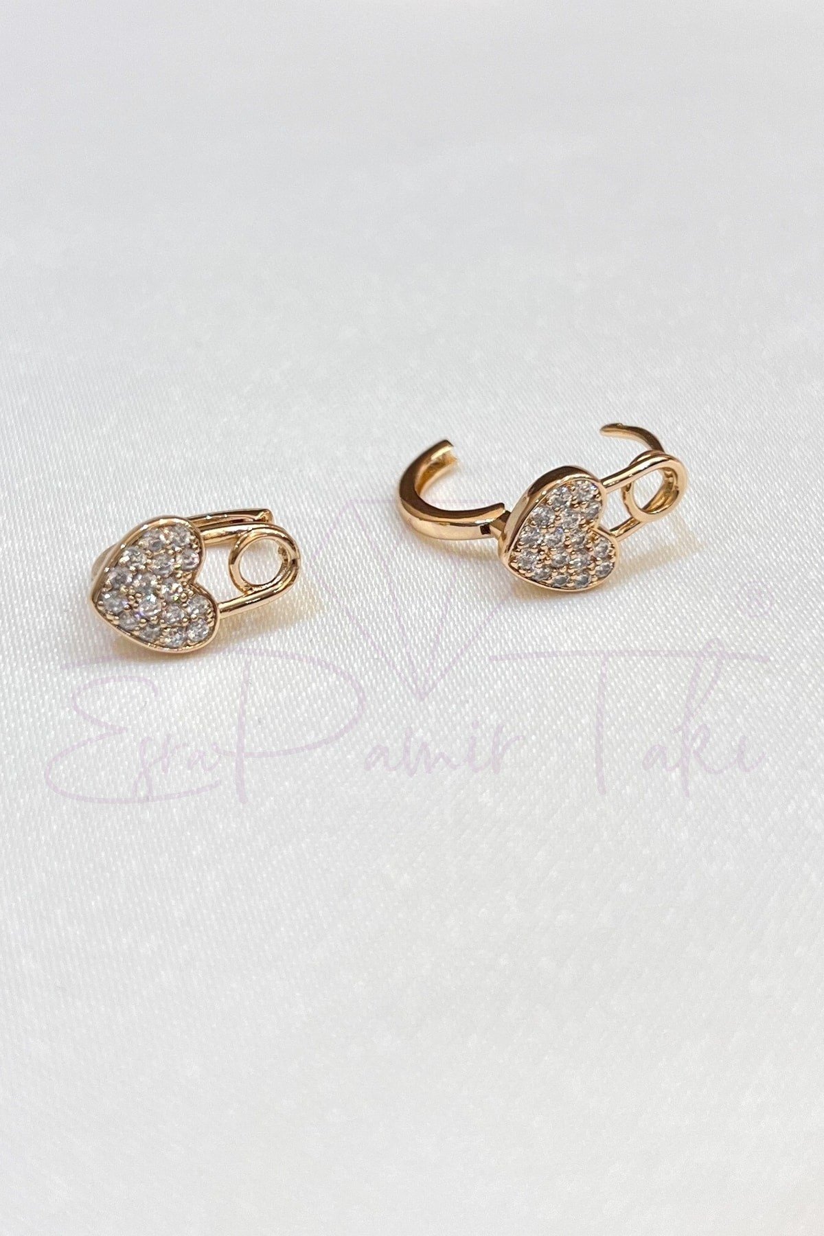 Zirkon Taşlı Rose Gold Renk Kalp Küpe