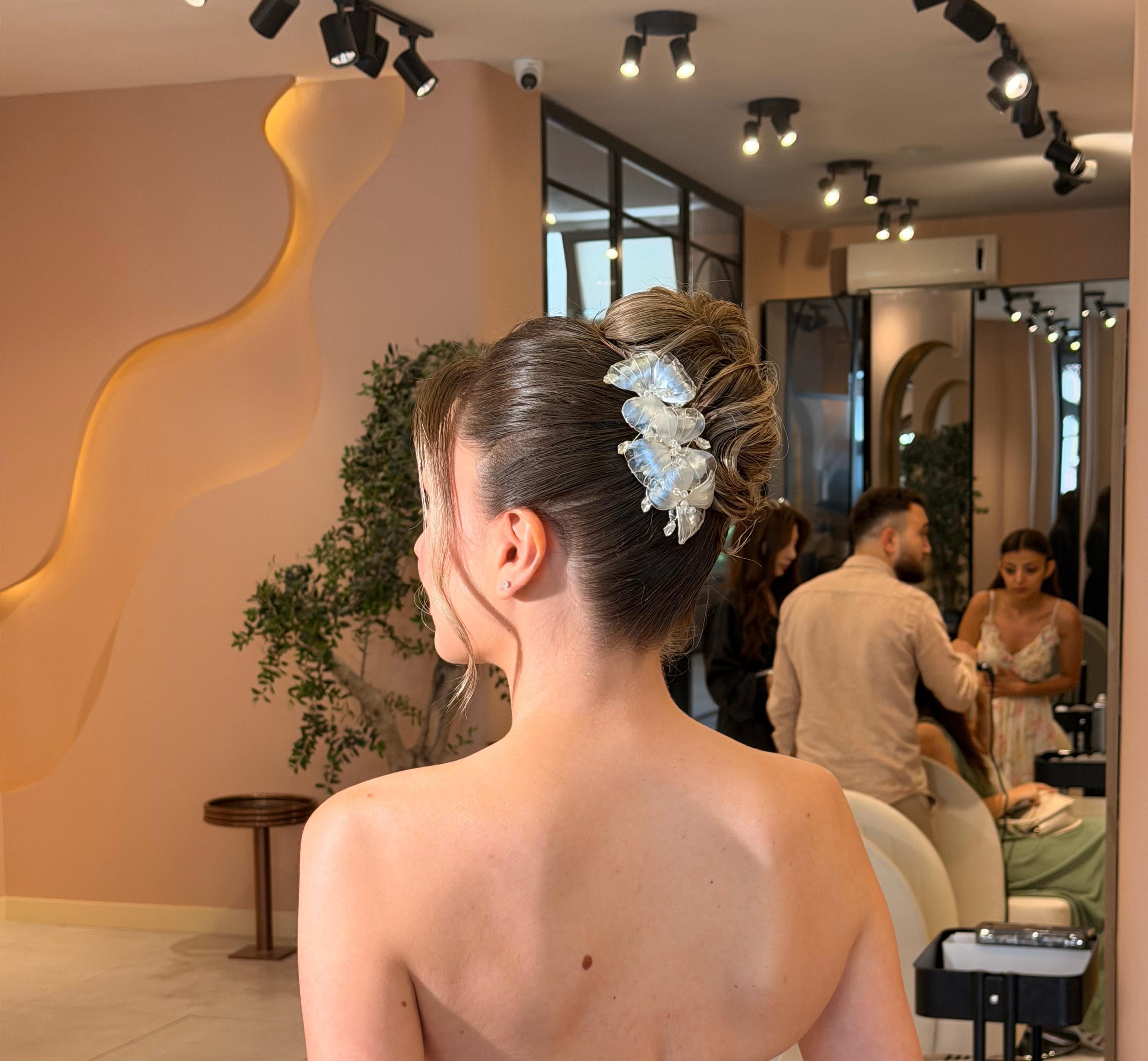 BEYAZ ŞEFFAF GEÇİŞLİ (DİANA MODEL) GELİN SAÇ TOKASI
