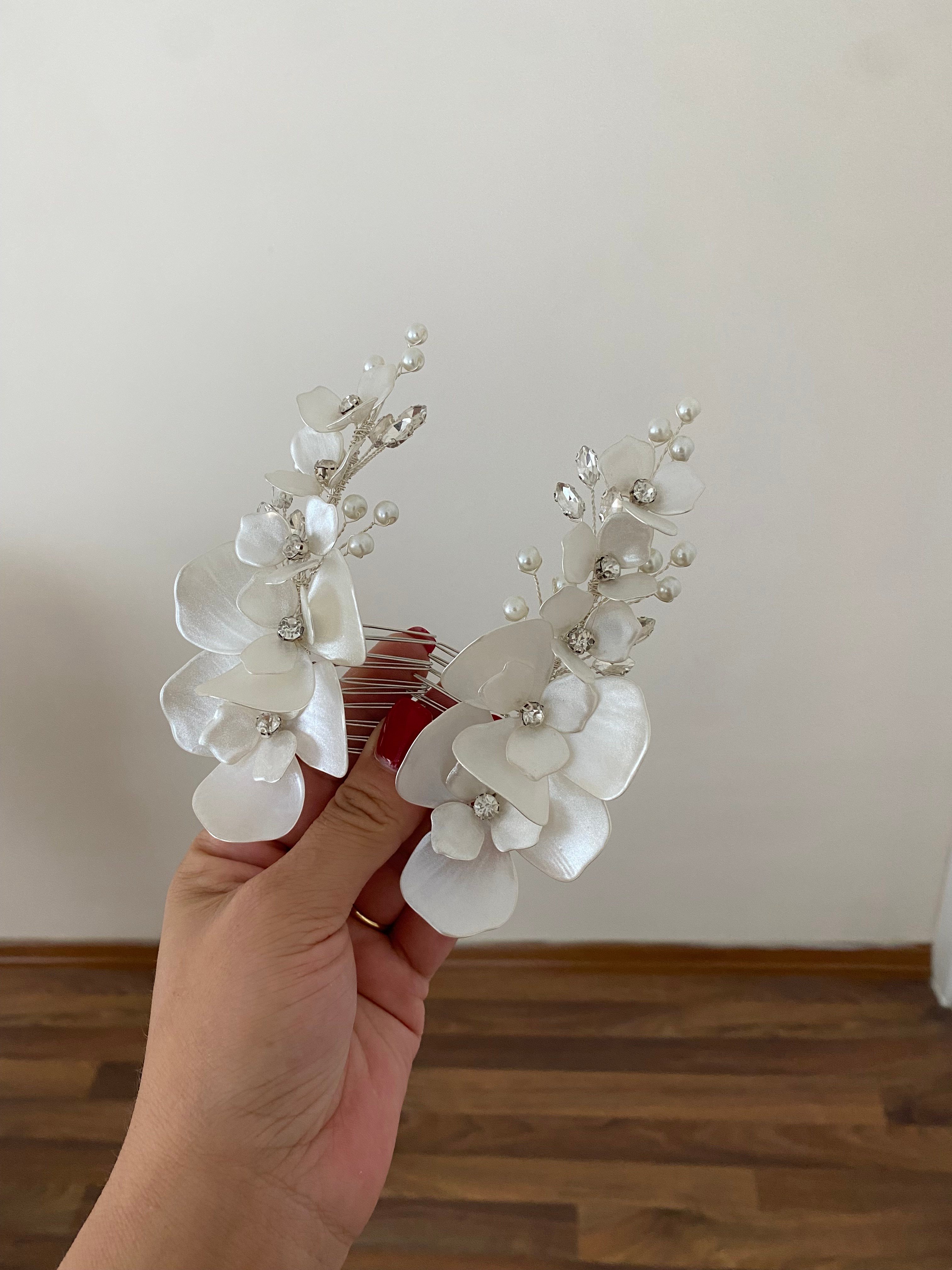İNCİ VE KRİSTAL TAŞ DETAYLI GELİN SAÇ TOKASIGİZEM ACCESSORY