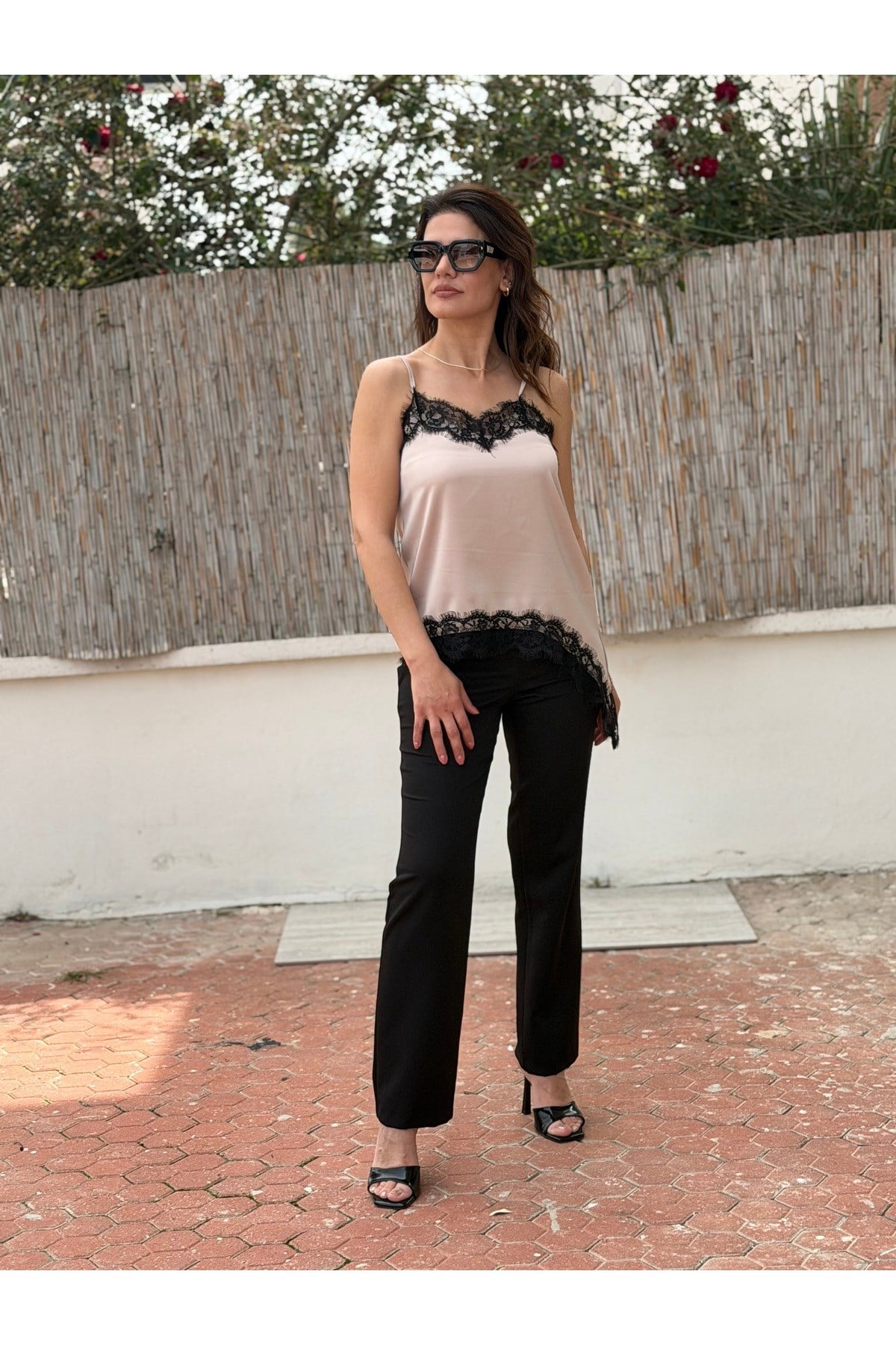 Dantel Detaylı Saten Şık Bluz ( Nude & Şampanya alt tonlu)