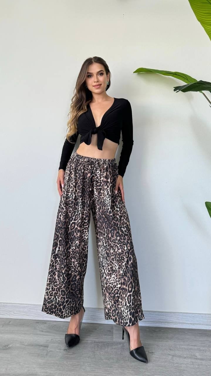 Leopar Desenli Bol Paça Pantolon – Rahat Kesim, Akışkan Duruş