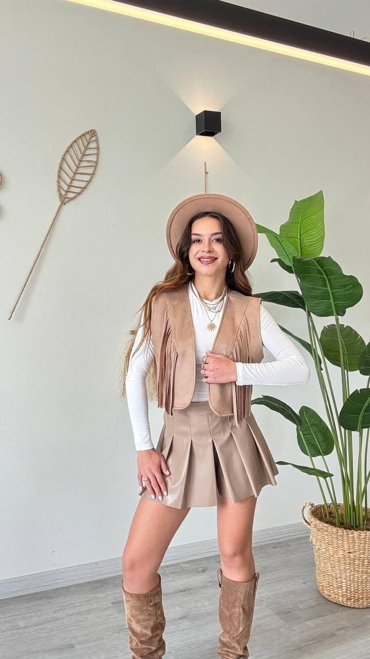 Püskül Detaylı Modern Yelek – Güçlü Ve Özgür Stil-Vizon