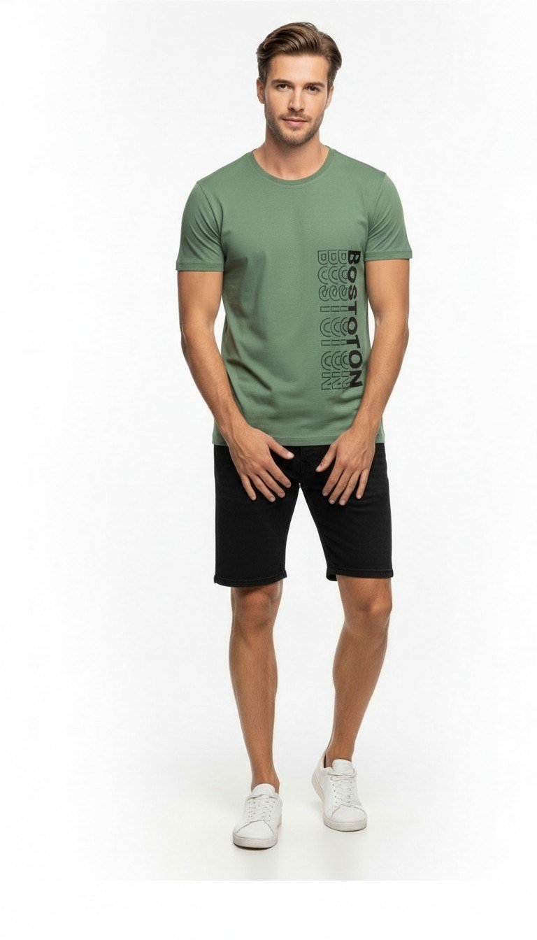 Urban Boston Dikey Baskı Erkek Tişört – Slim Fit, Sokak Stili Günlük T-Shirt