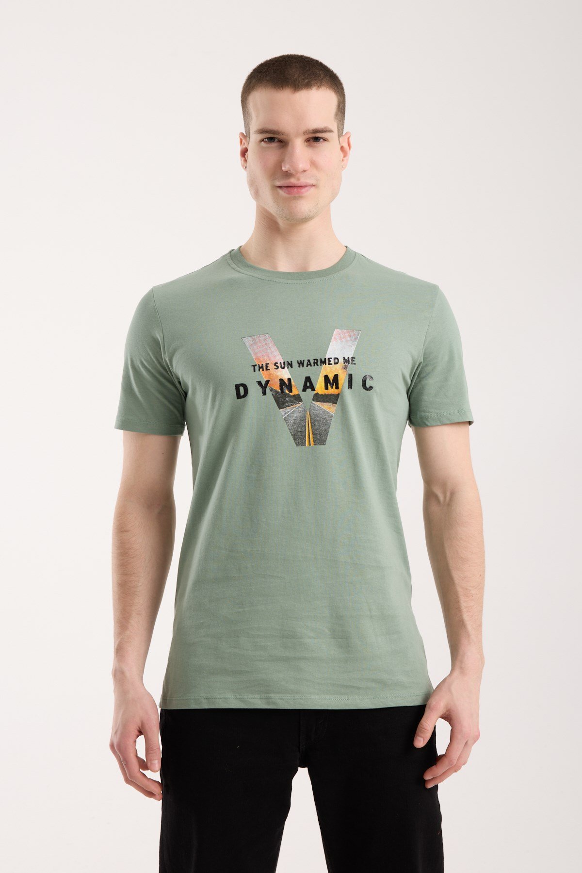 Urban Grafik Baskılı Erkek T-Shirt – Streetwear Stil, Günlük Rahat Kalıp