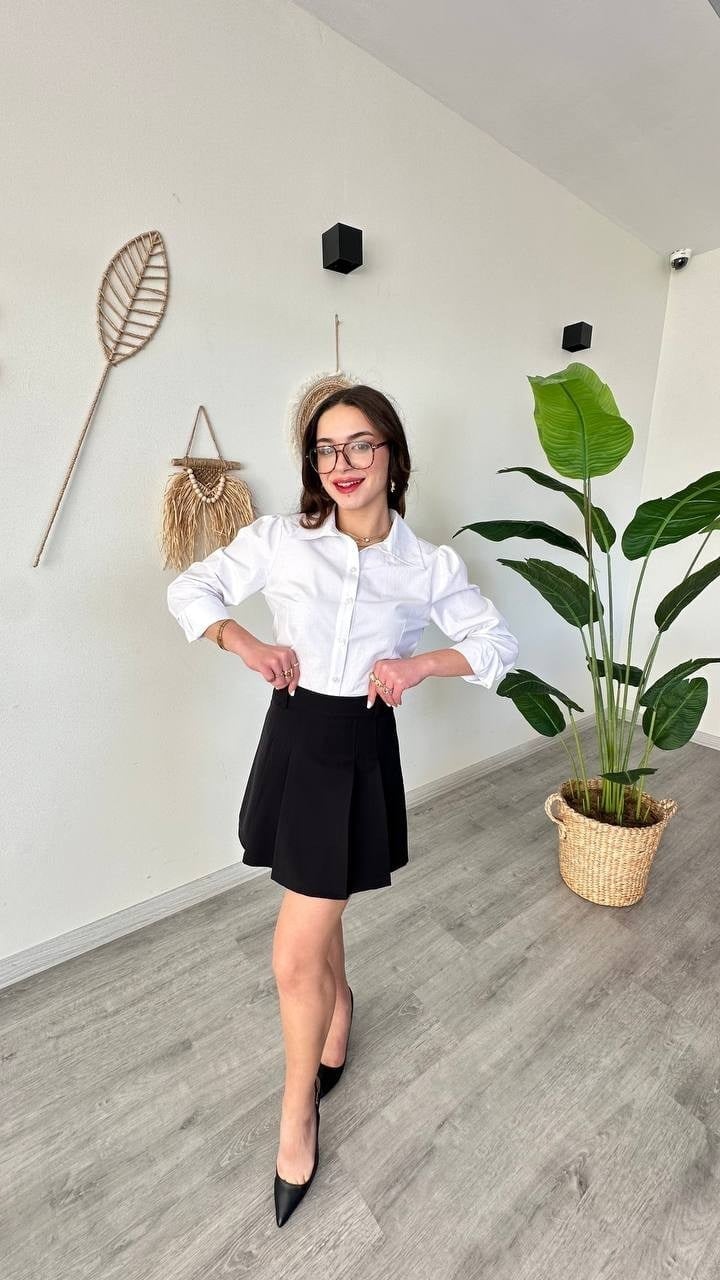 Yüksek Bel Pileli Siyah Şort Etek – A Kesim Mini Skort