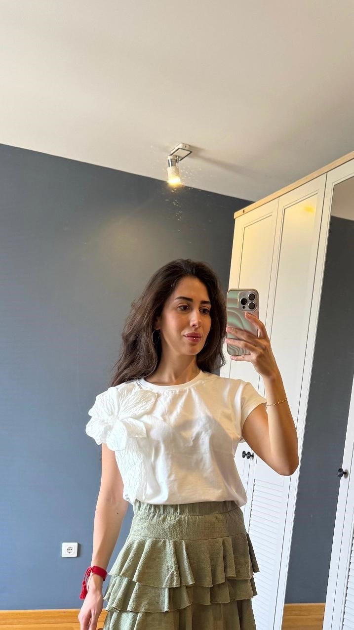 ÇİÇEK DESENLİ T-SHIRT