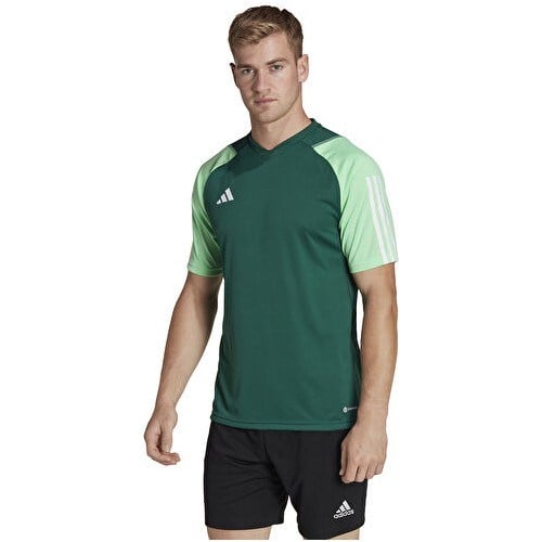 adidas Tiro 23 Erkek Yeşil Tişört Şık Tasarım ve Nefes Alabilir Kumaş ile Günlük Kullanım İçin HU1297