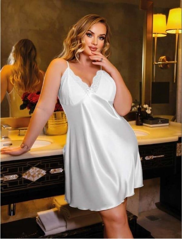 Arias Closet Büyük Beden Dantel İşlemeli Beyaz Parlak Saten Gecelik