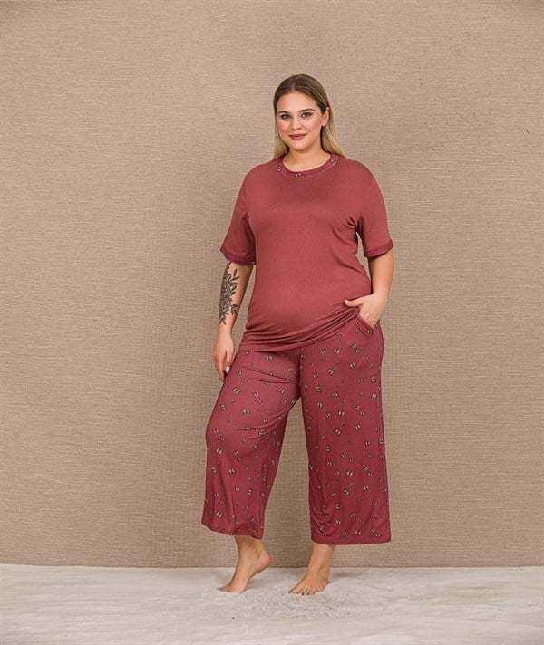 Arias Closet Büyük Beden Viskon Şık Tasarım Kelebek Desenli Bordo Kısa Kol Kapri Takım