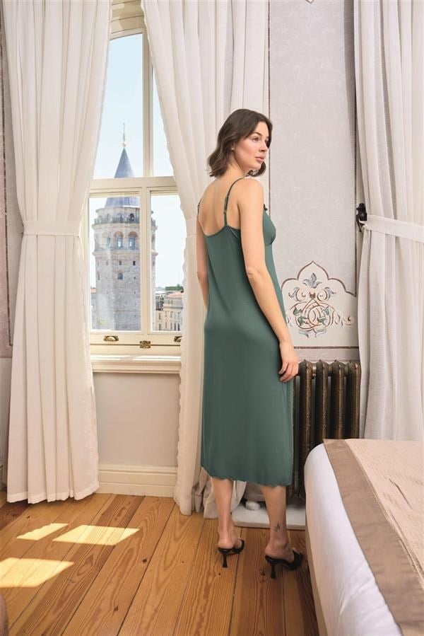 Arias Closet Çiçek ve Yaprak Desenli Dantelli ve Dekolteli Büyük Beden Sabahlık Takımı