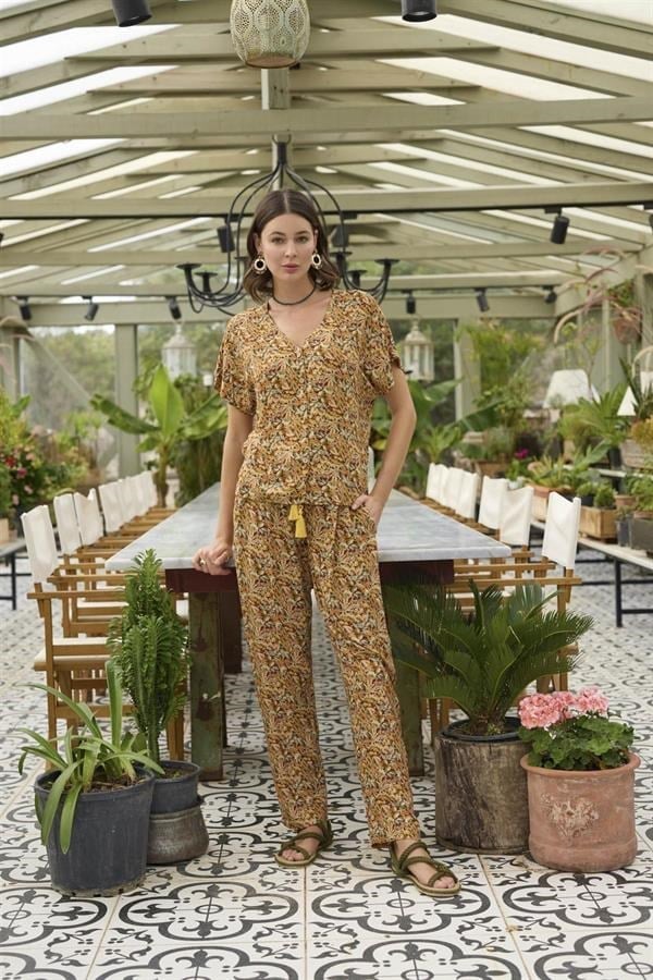 Arias Closet Çiçek ve Yaprak Desenli Önü Düğmeli Alt Üst Takım