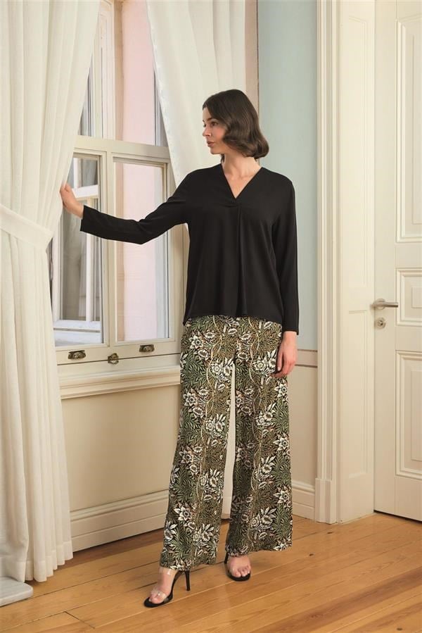 Arias Closet Çiçek Yaprak ve Etnik Desenli Uzun Kollu Pijama Takımı