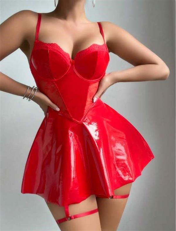 Arias Closet Kırmızı Parlak Deri Şık Bacak Bantlı Fantezi Club Elbise