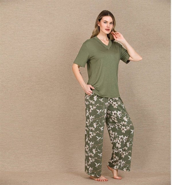 Arias Closet Şık Tasarım Çiçek Desenli Yeşil Kısa Kol Viskon Pijama Takımı