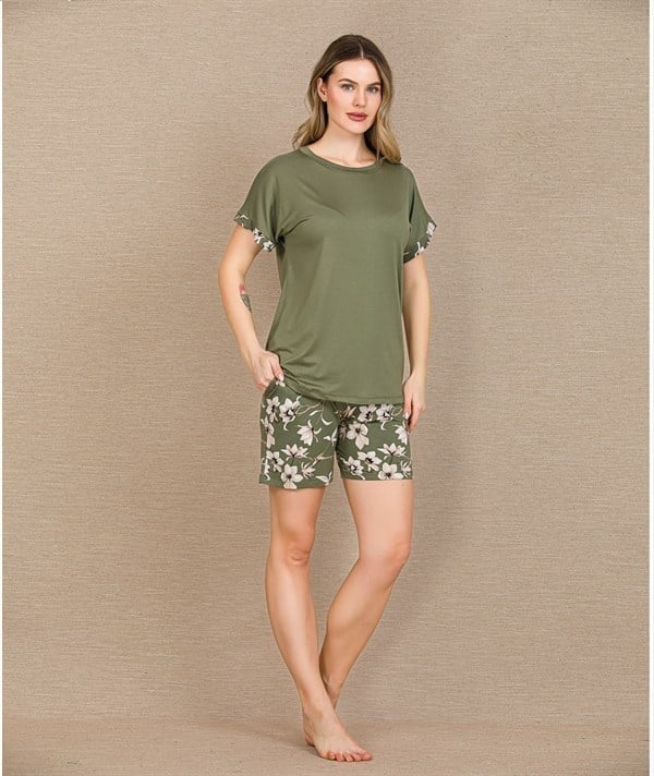 Arias Closet Şık Tasarım Çiçek Desenli Yeşil Şortlu Kısa Kol Viskon Pijama Takımı