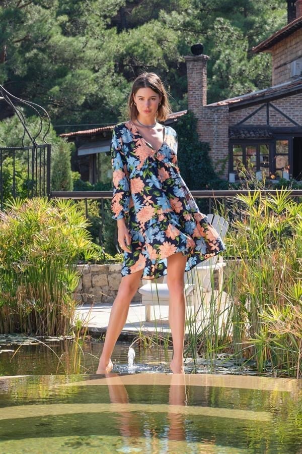 Arias Closet Viskon Çiçek ve Yaprak Desenli Uzun Kollu Elbise