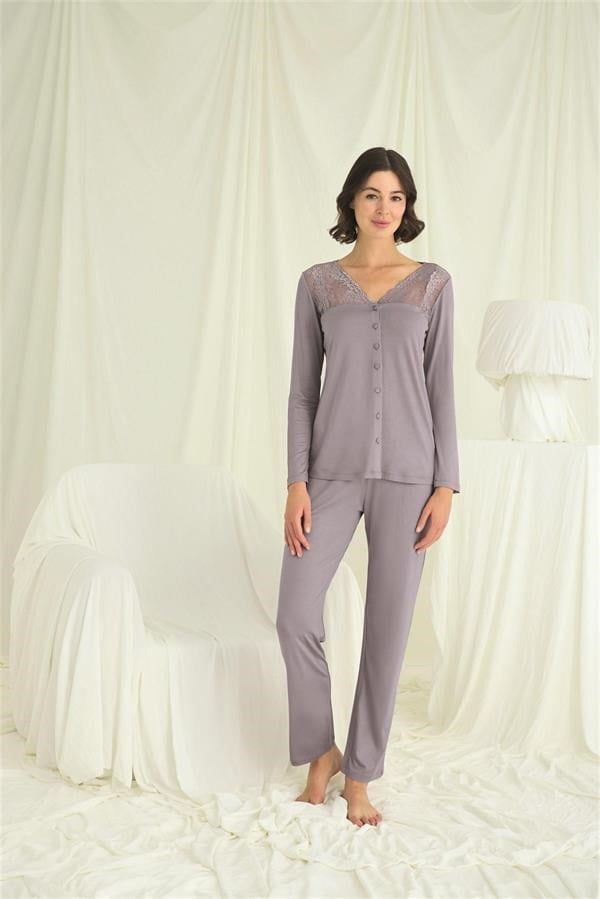 Arias Closet Yakası Kolu ve Omzu Dantelli Boydan Düğmeli Pijama Takımı