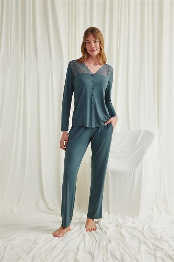 Arias Closet Yakası Omzu ve Paçası Dantelli Boydan Düğmeli Pijama Takımı
