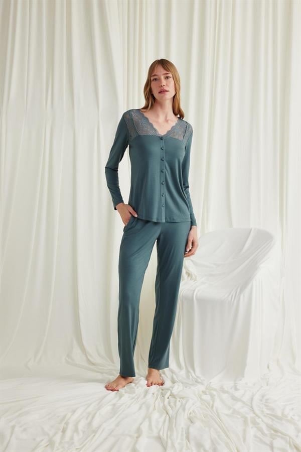Arias Closet Yakası Omzu ve Paçası Dantelli Boydan Düğmeli Pijama Takımı