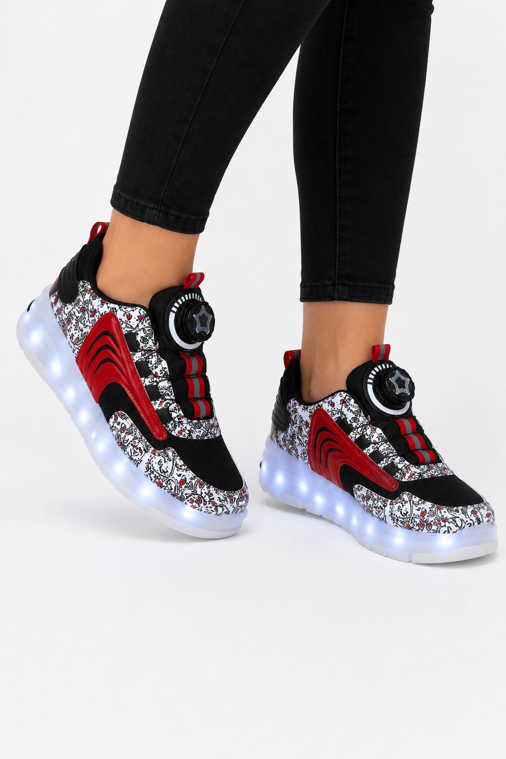 Patenli Işıklı Tekerlekli Spor Sneaker Paten Ayakkabı SİYAH - KIRMIZI