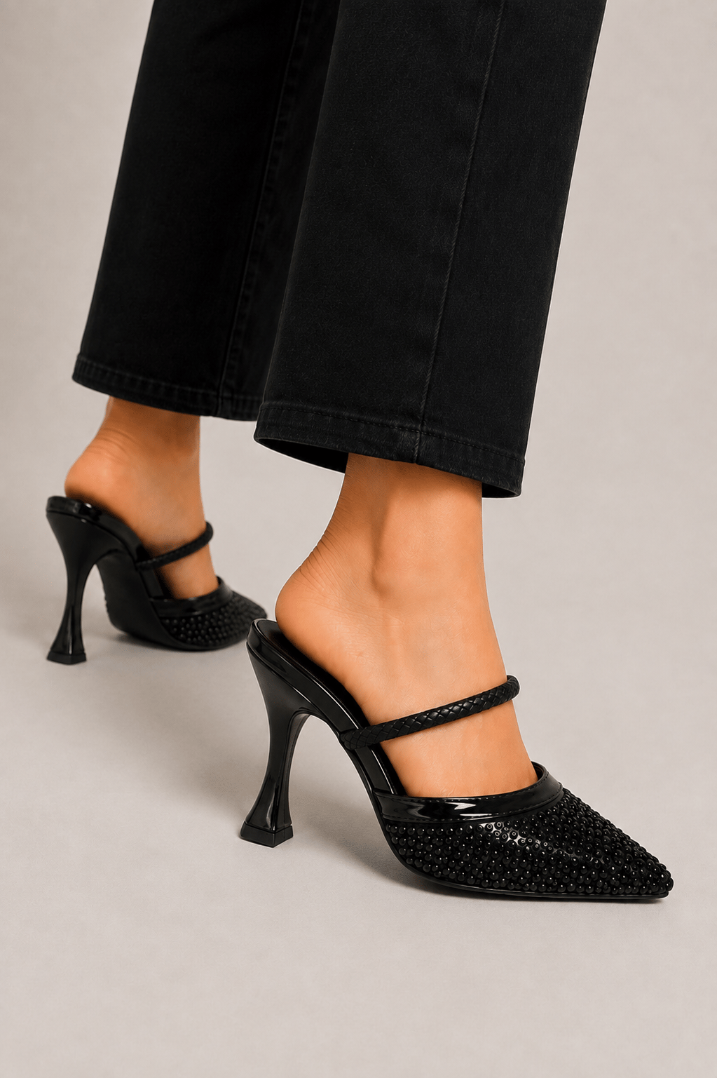 Sviri Burun Pullu Kadın Sandalet Ayakkabı (6cm) SİYAH