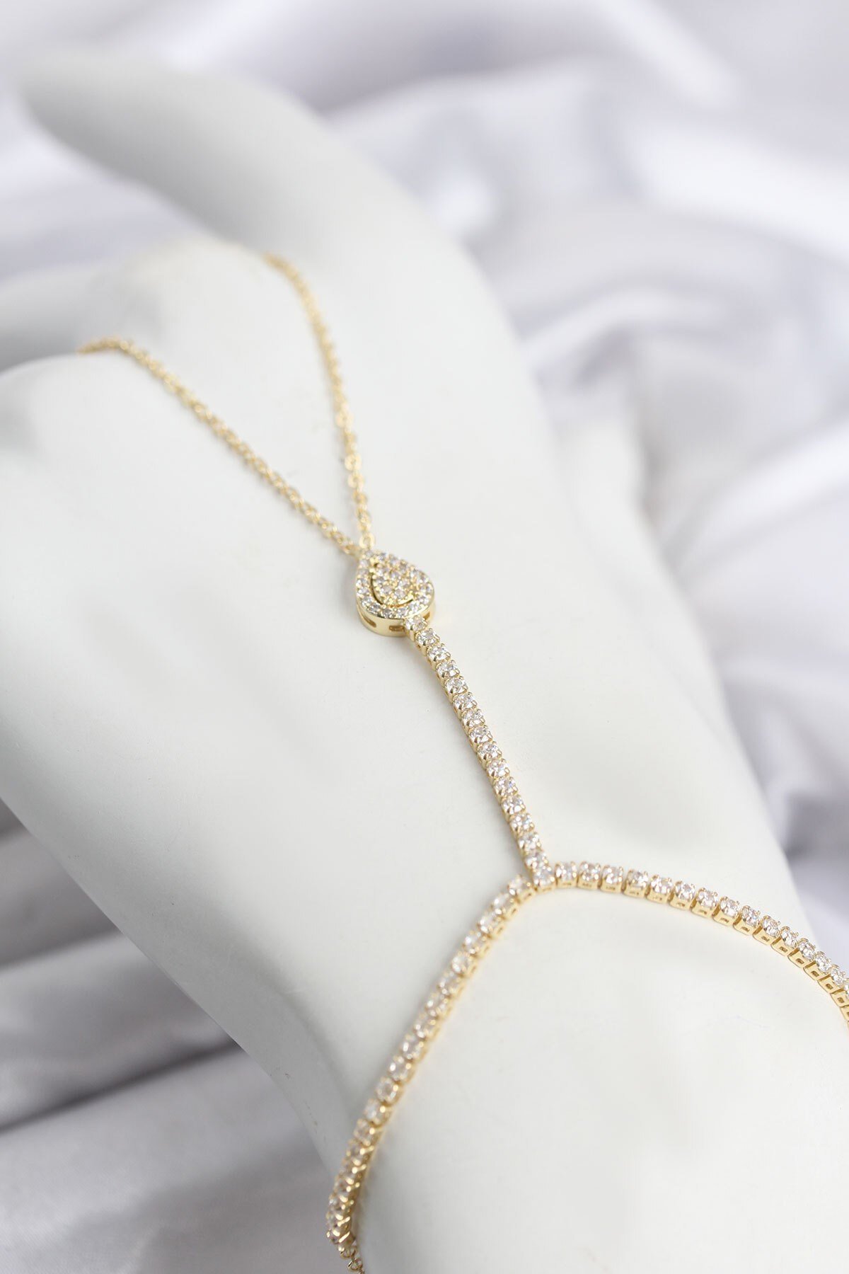 Gold Renk Pirinç Zirkon Taşlı Damla Model Şahmeran