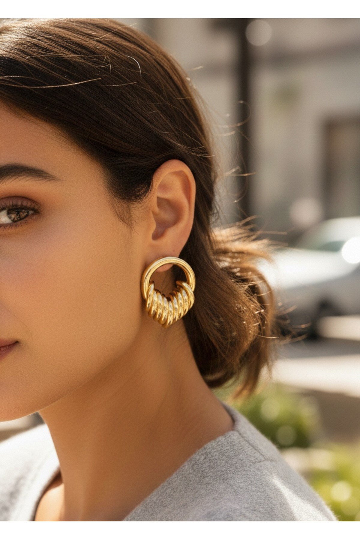 Pirinç Gold Renk Halka Sarmal Model Vintage Kadın Küpe