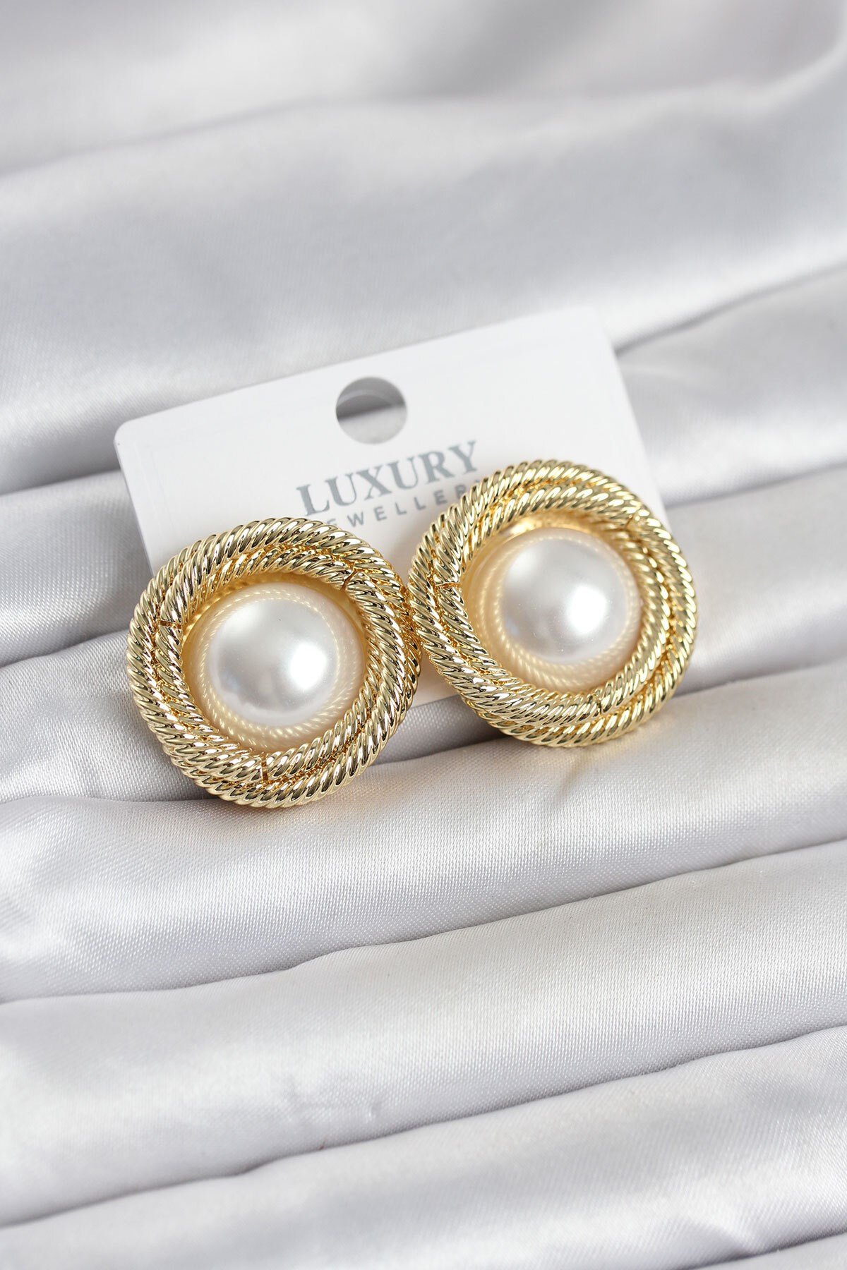 Pirinç Gold Renk Sarmal Model İncili Kadın Küpe