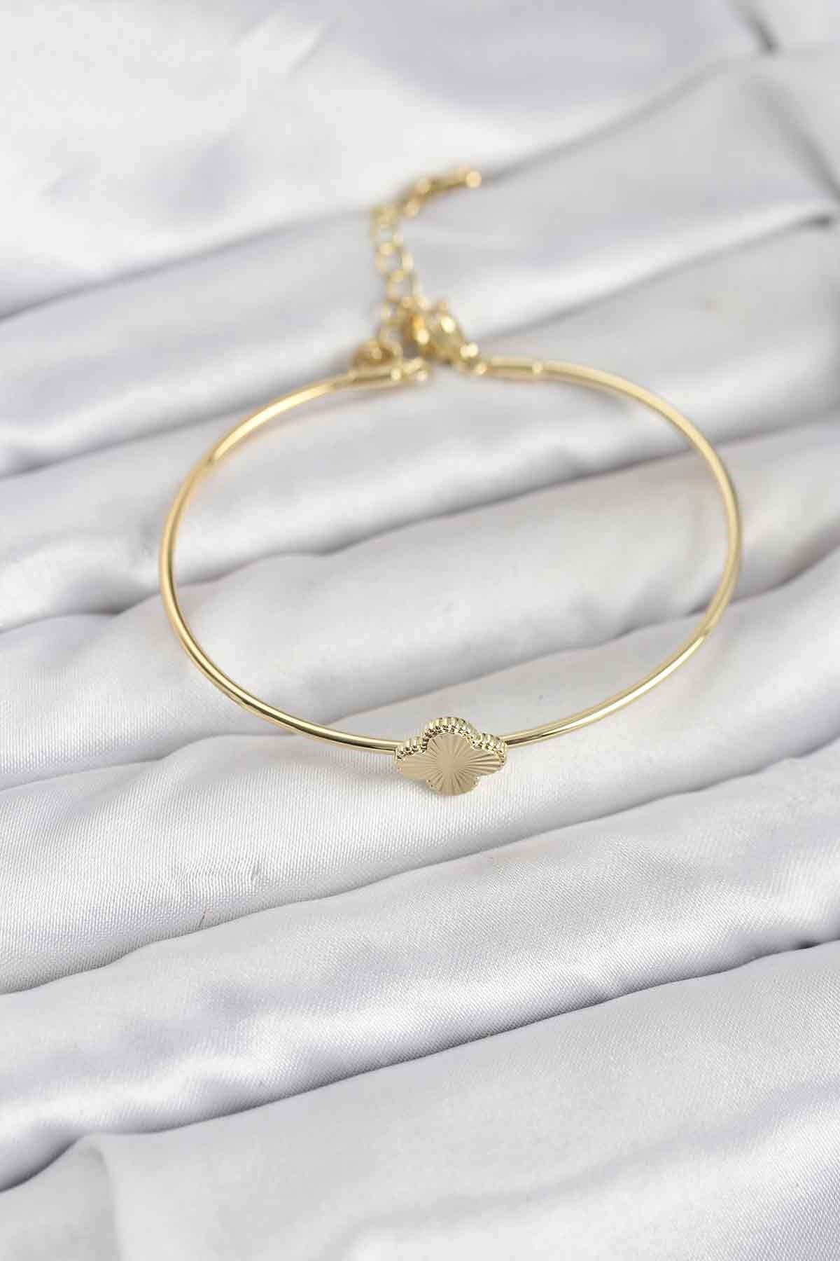 Yonca Model Gold Renk Kadın Bileklik