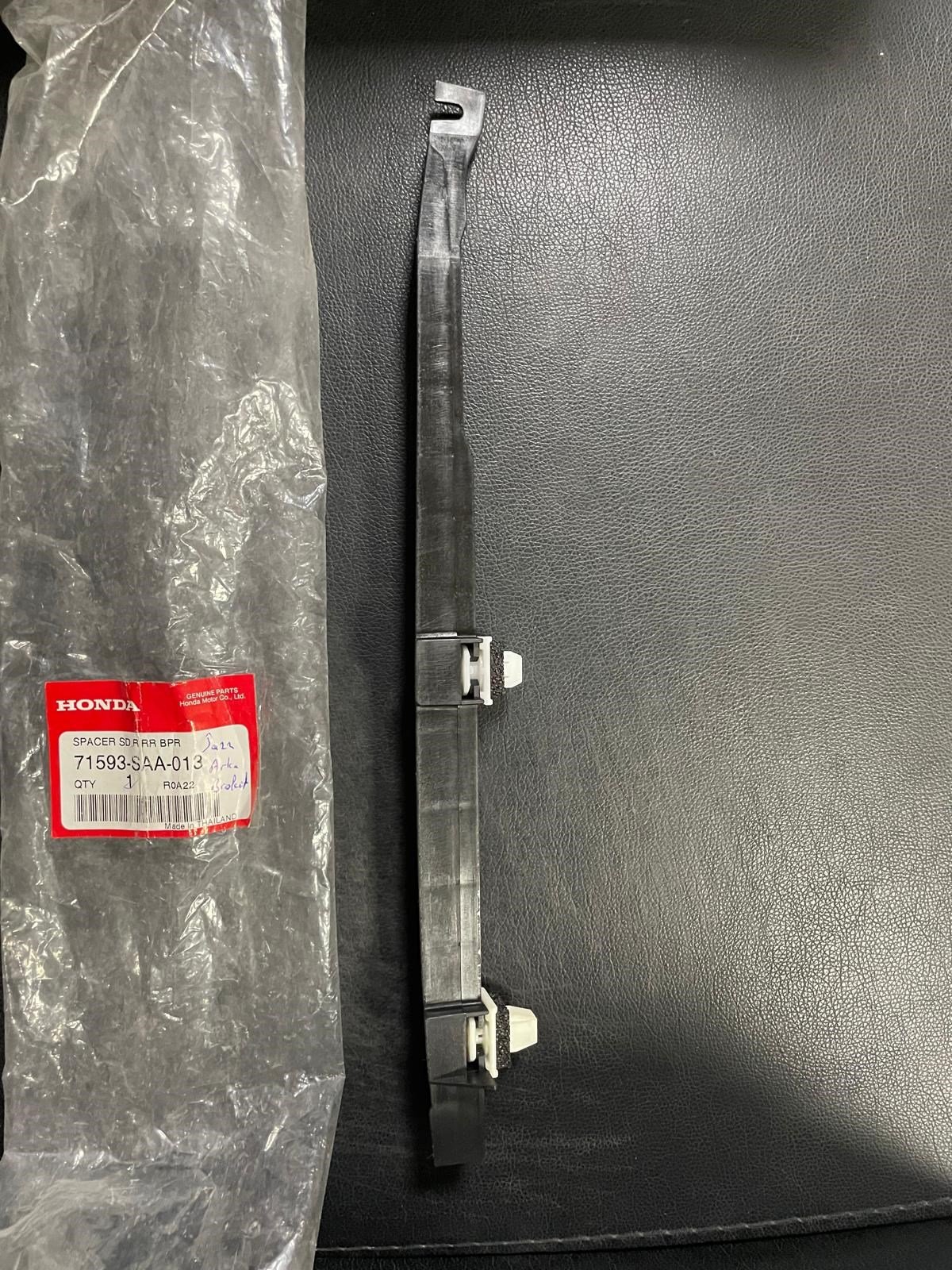 HONDA JAZZ SAĞ2003 - 2008 ARKA TAMPON BRAKET ORJ 71593SAA013