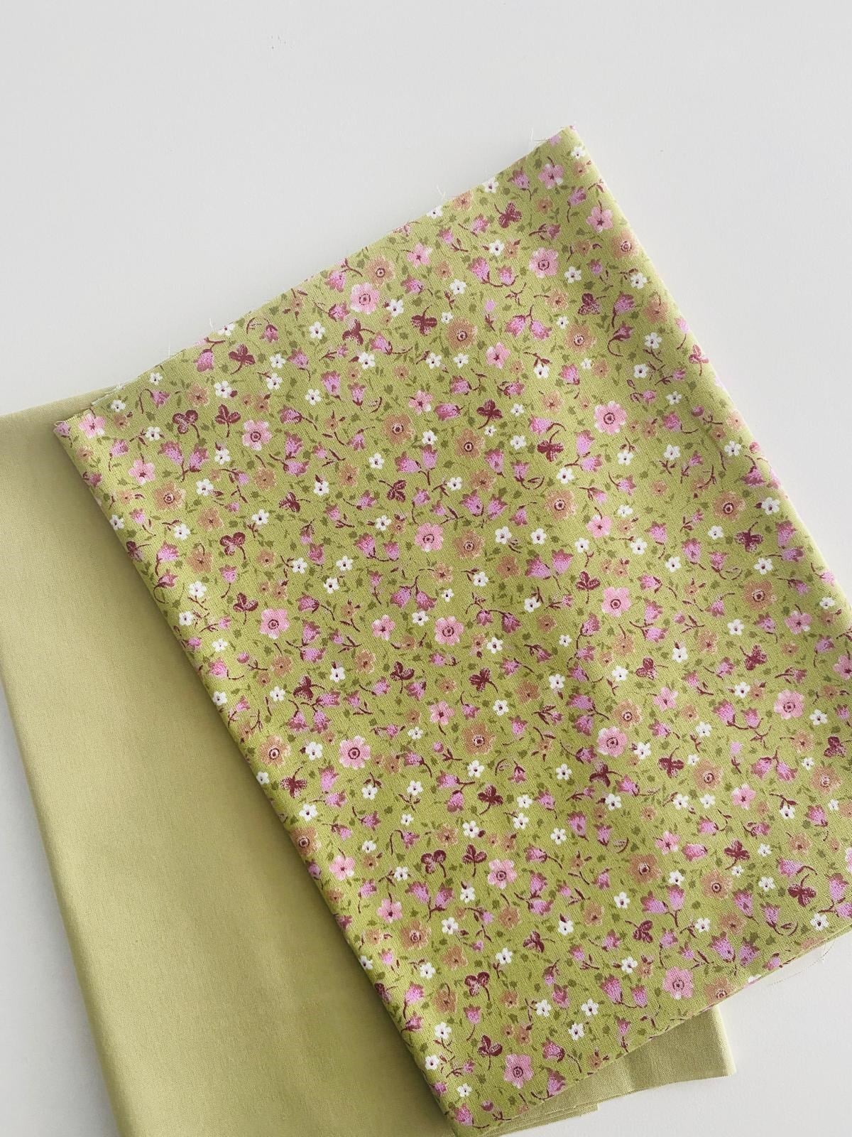 Pastel Yeşil, Çiçekli 2 Adet Pamuklu Kumaş