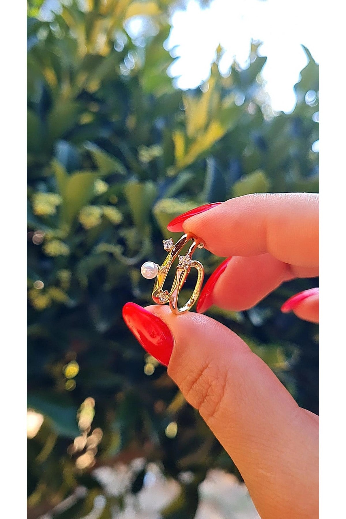 14K Altın Rengi İnci ve Yıldız Detaylı Earcuff Küpe