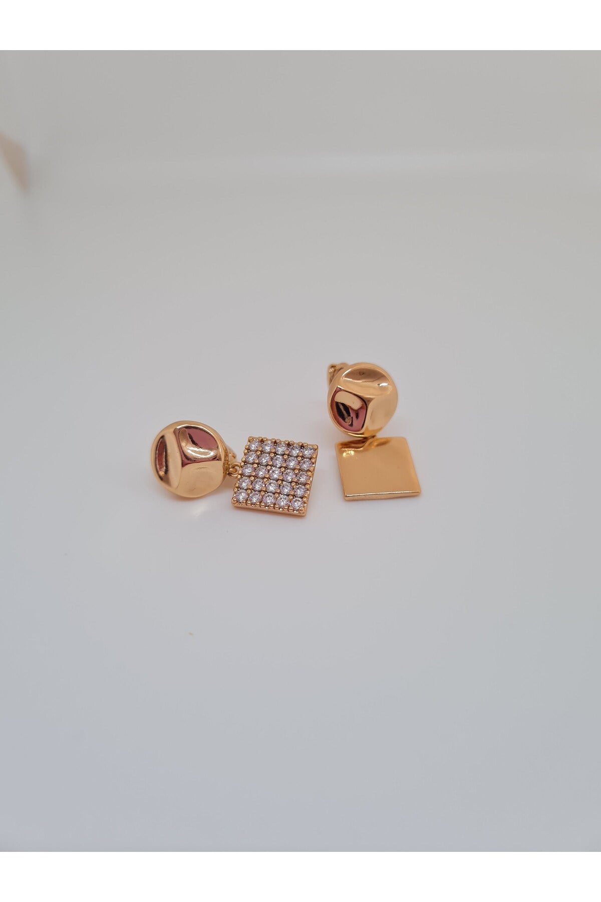 Özel Seri Plaka Model Minimal Kadın Çelik Küpe