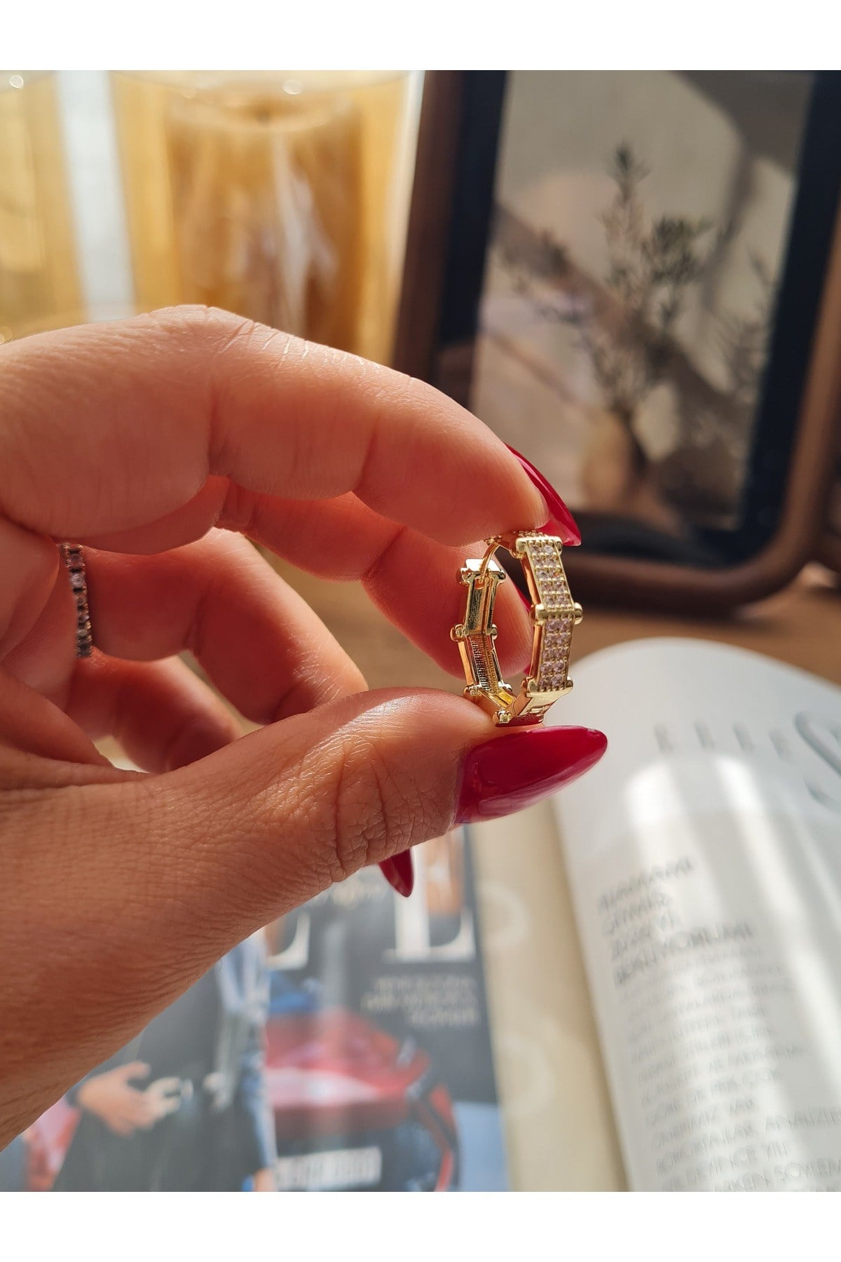 Taşlı Geometrik Gold Küpe