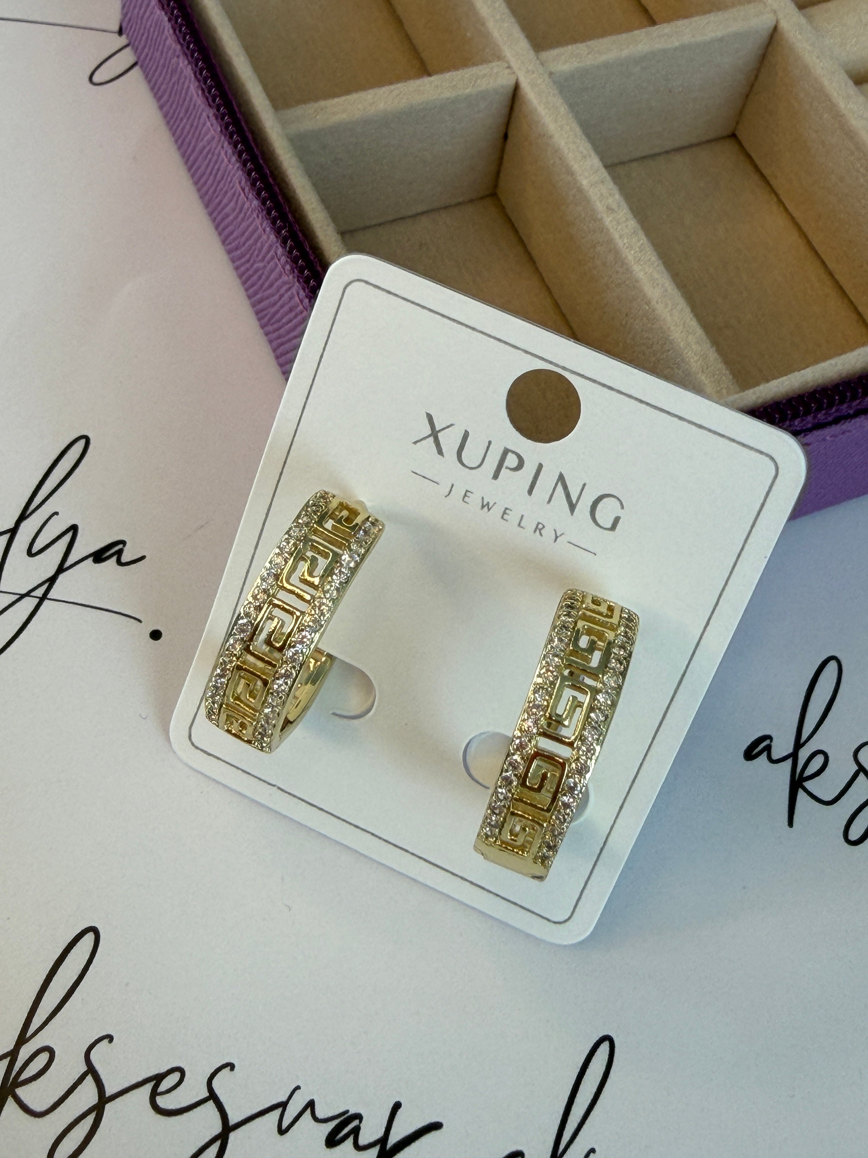 XUPING Gold Taşlı Greek Desenli Kalın Halka Küpe