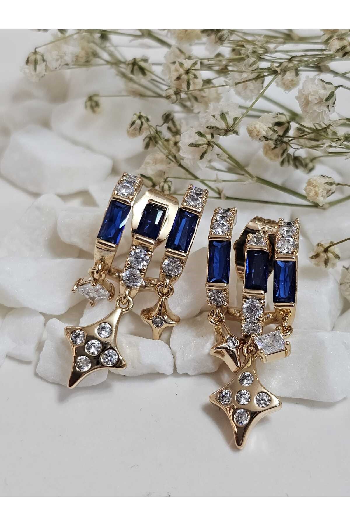 zirkon taşlı yıldız detaylı küpe
