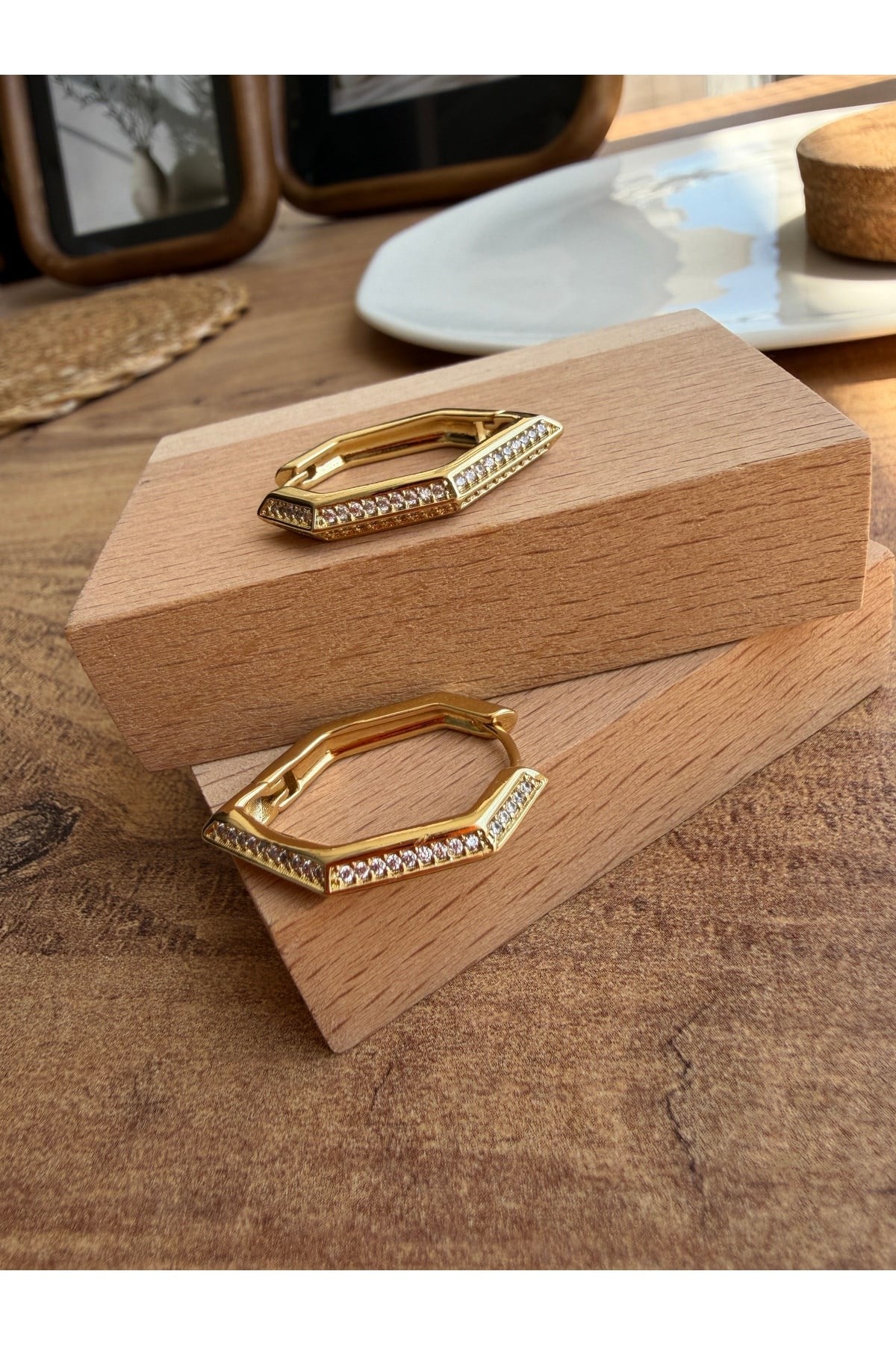 Gold Geometrik Altıgen Halka Küpe | Zirkon Taşlı Modern Kadın Küpe