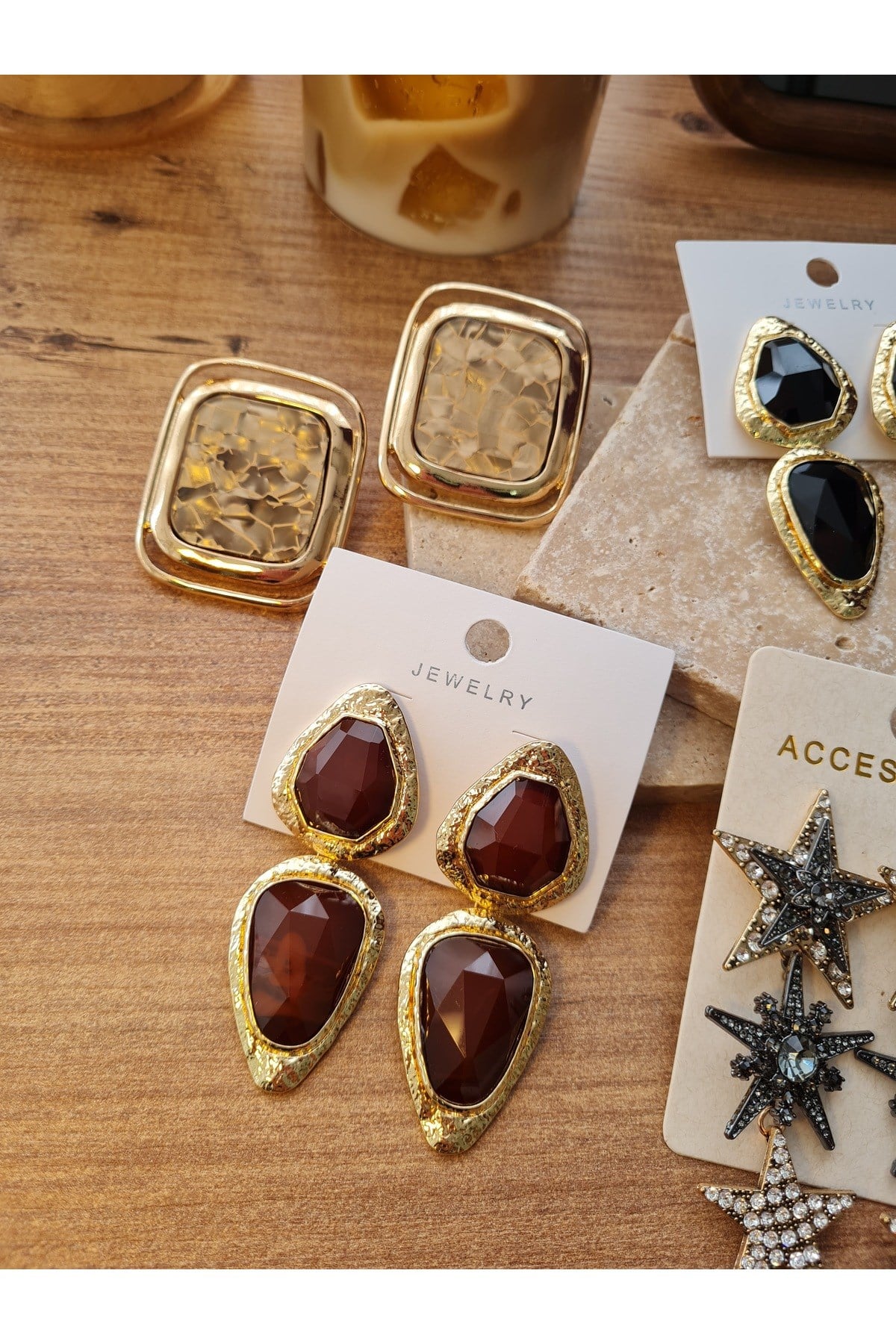 Kahverengi Taşlı Gold Çerçeve Tasarım kadın çelik küpe