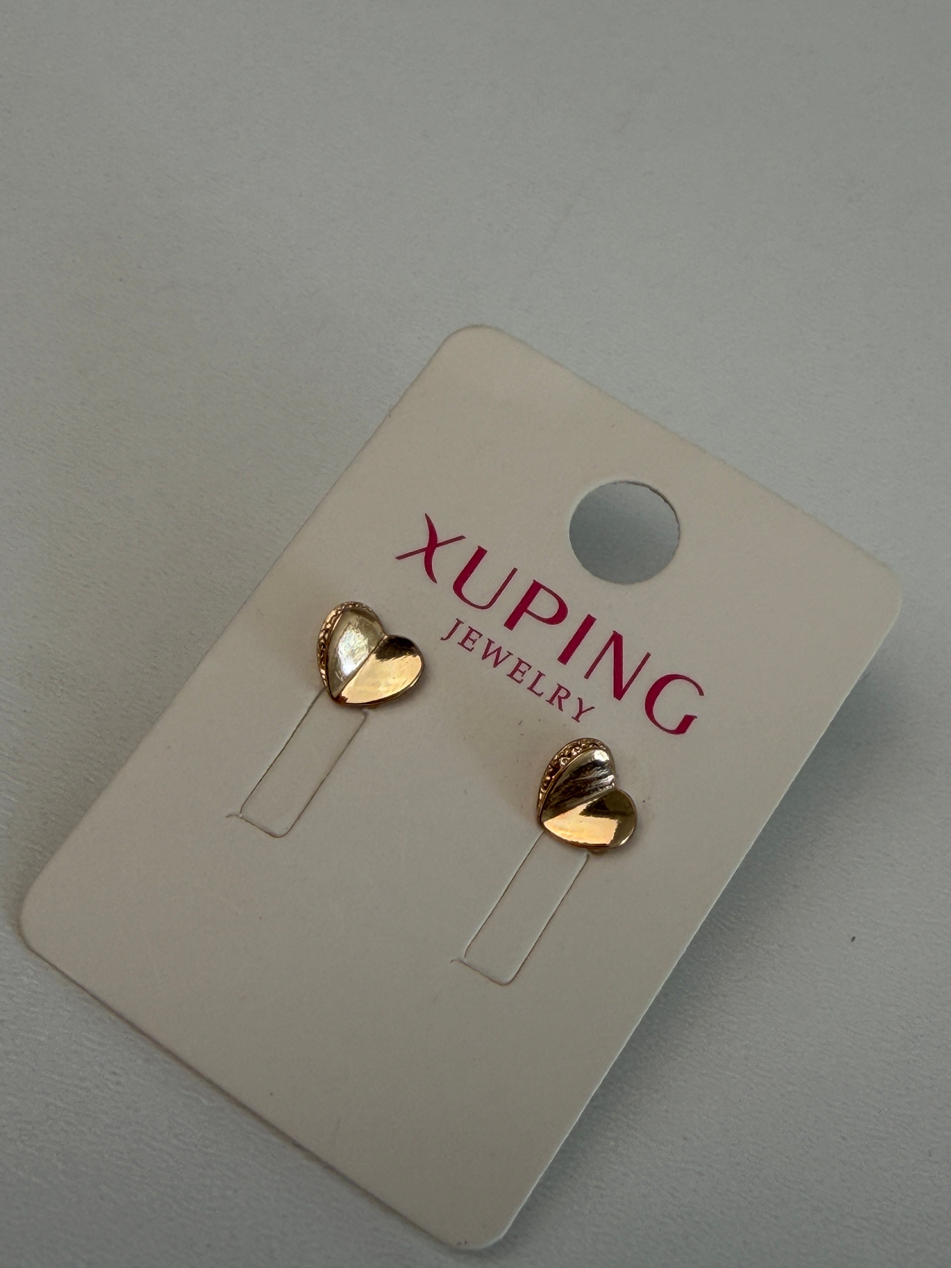 14K Altın Renginde Parlak Kalp Figürlü Küpe