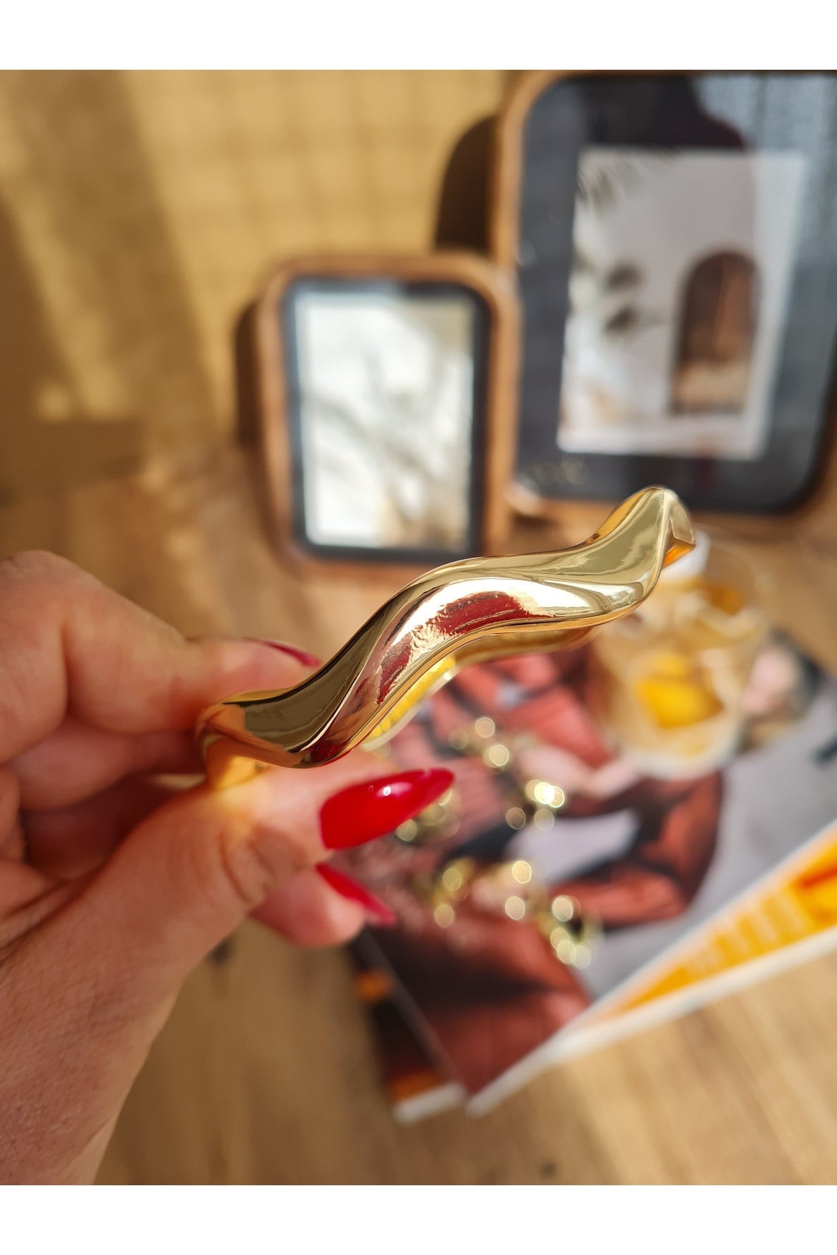 Gold Dalga Formlu Kelepçe Bileklik – Özel Seri