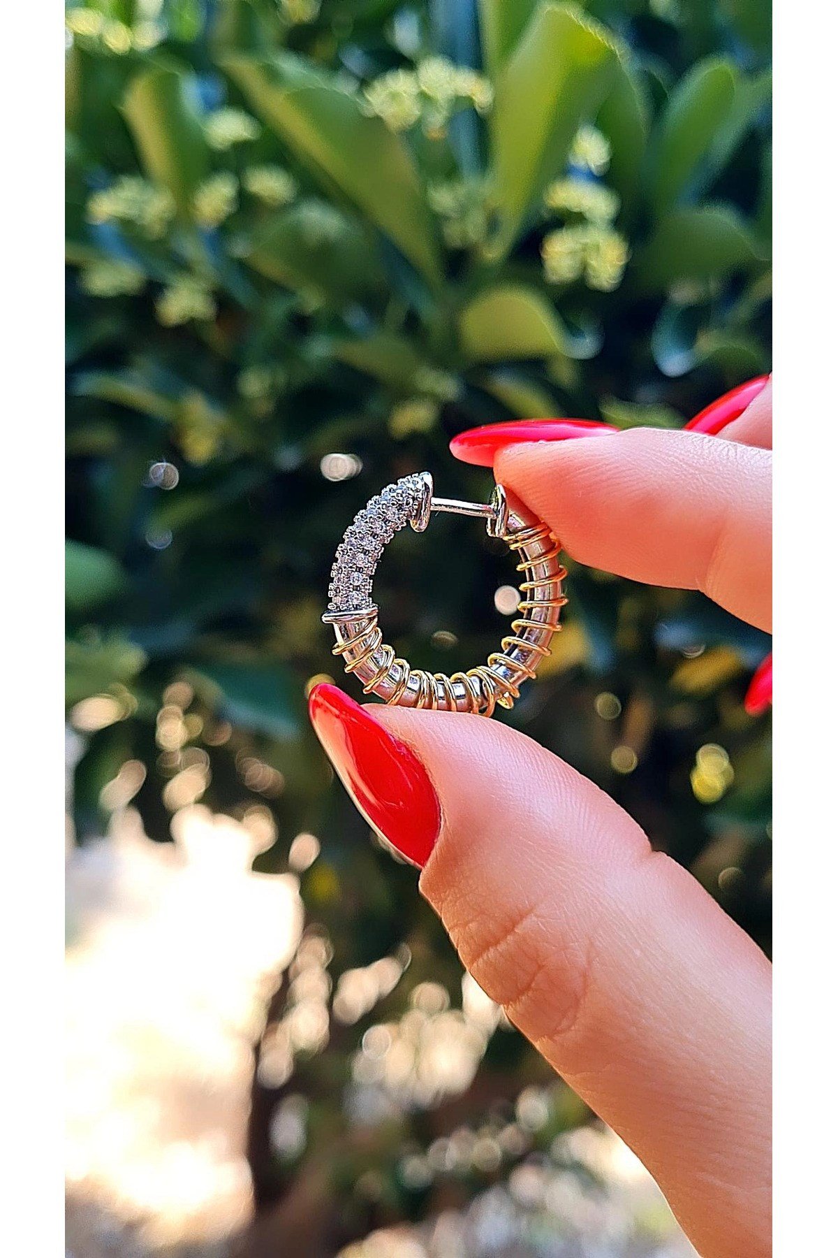 14K Altın Rengi Zirkon Taşlı Burgu Halka Küpe