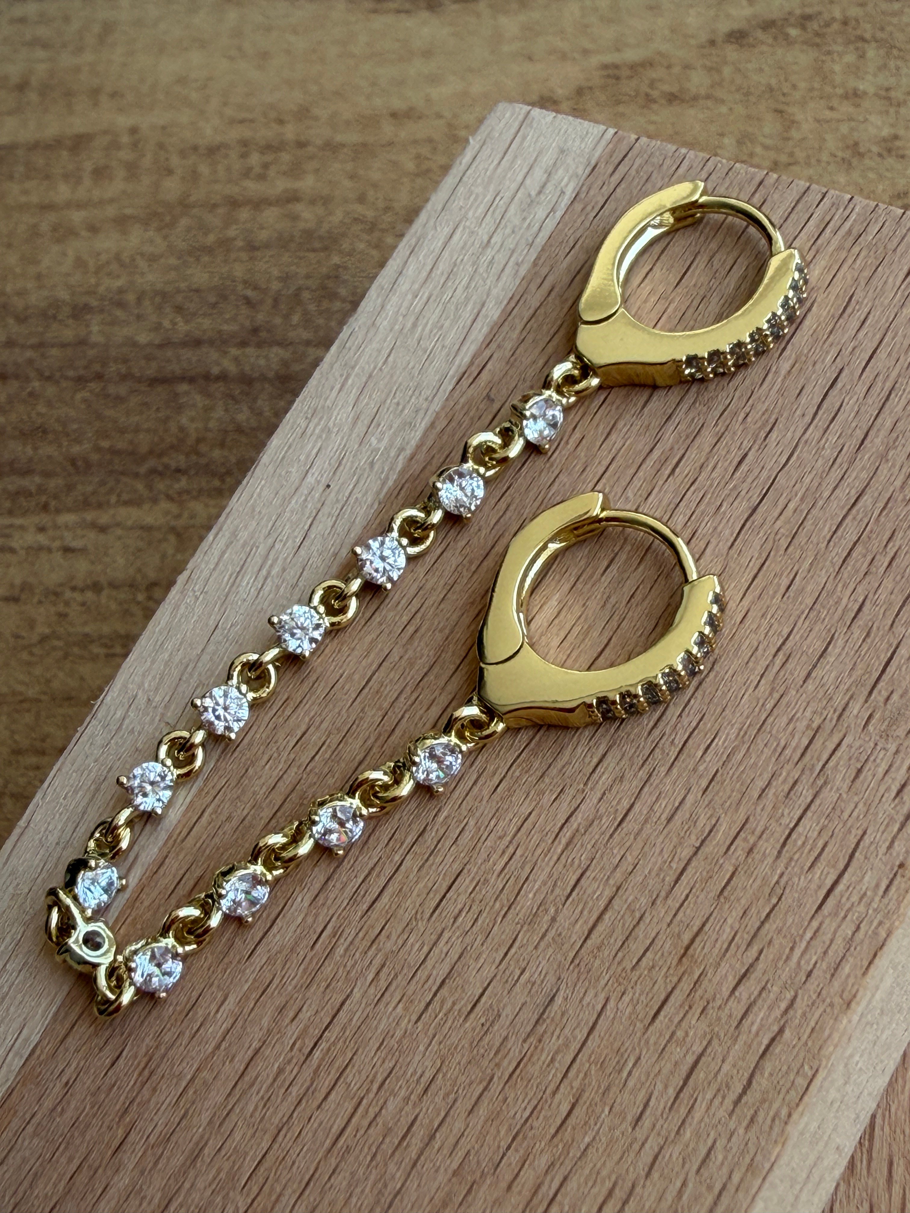 Xuping Jewelry Gold Zirkon Taşlı Asimetrik Zincirli Halka Küpe | Trend Kadın Küpe